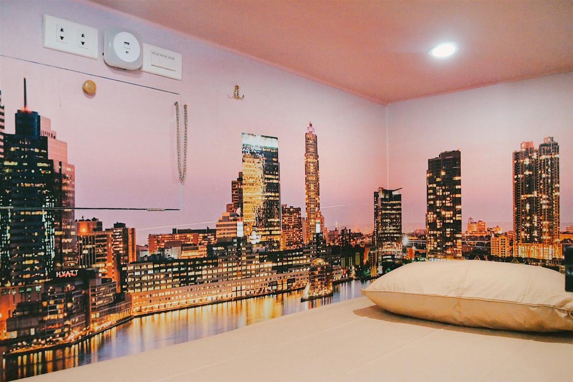Inap At Capsule Thamrin Hotell Jakarta Exteriör bild