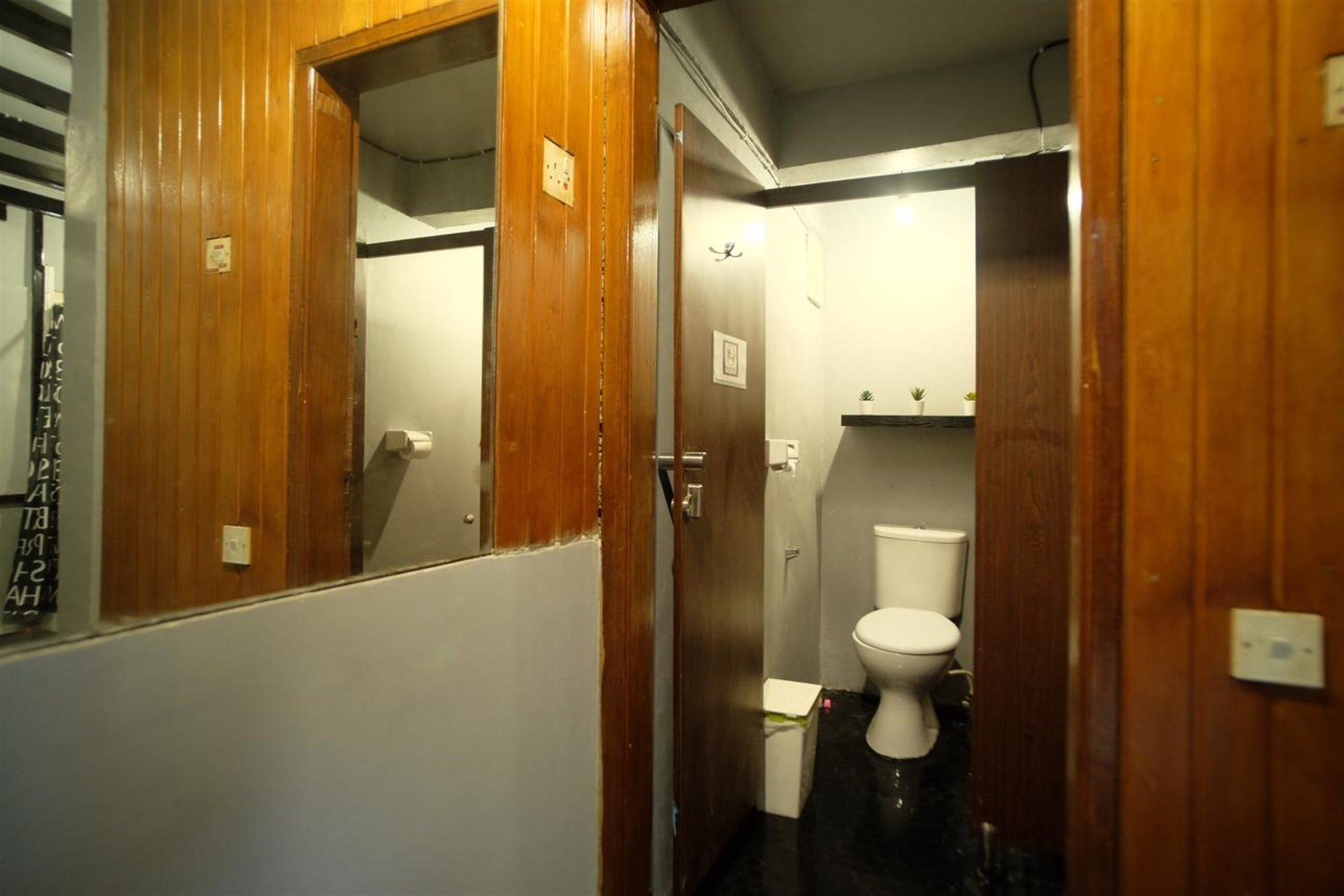 Inap At Capsule Thamrin Hotell Jakarta Exteriör bild