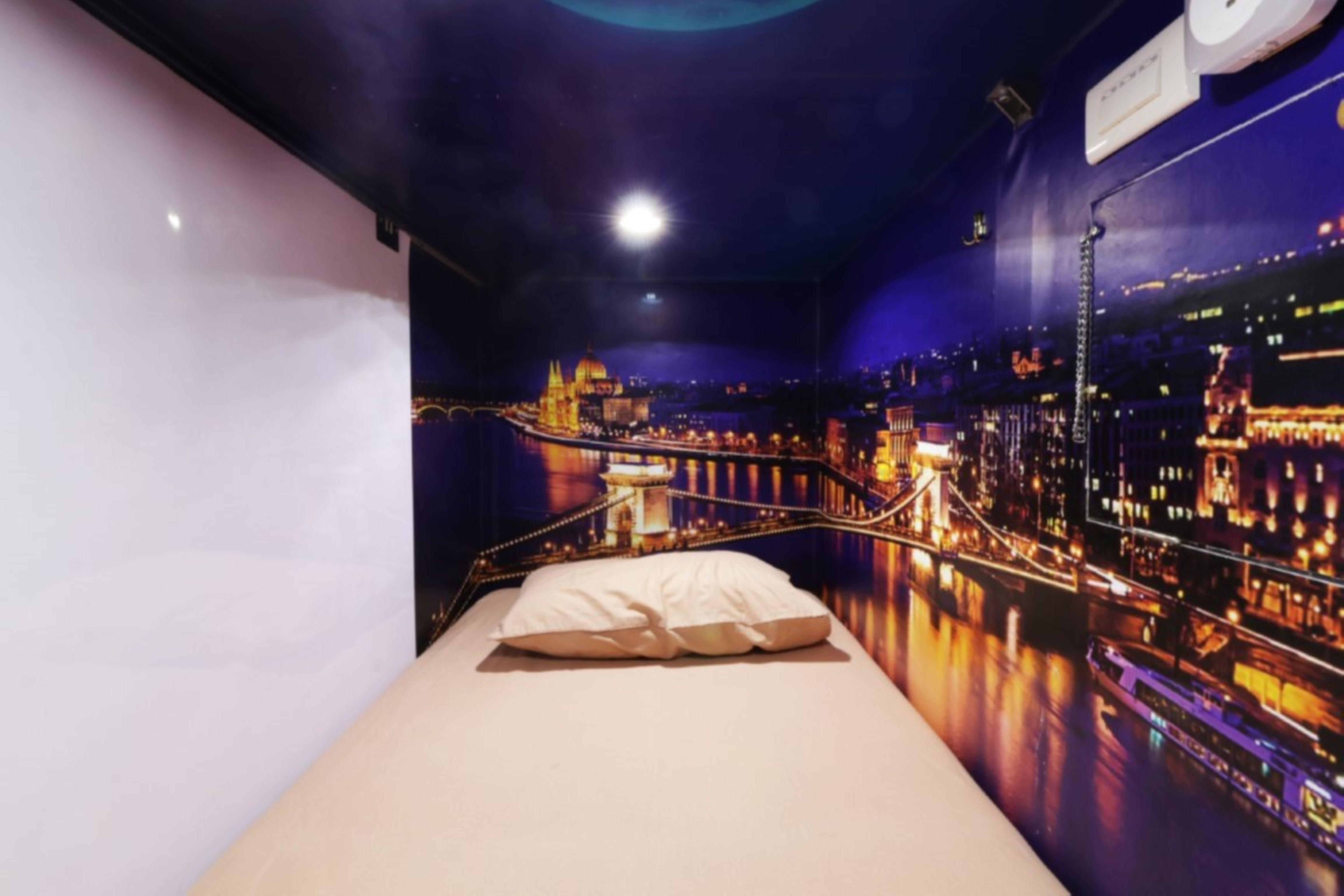 Inap At Capsule Thamrin Hotell Jakarta Exteriör bild