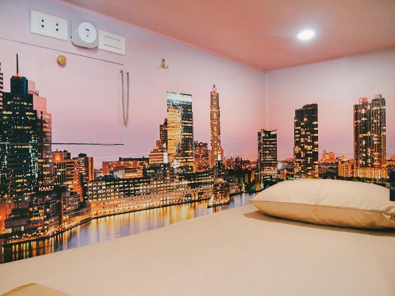 Inap At Capsule Thamrin Hotell Jakarta Exteriör bild